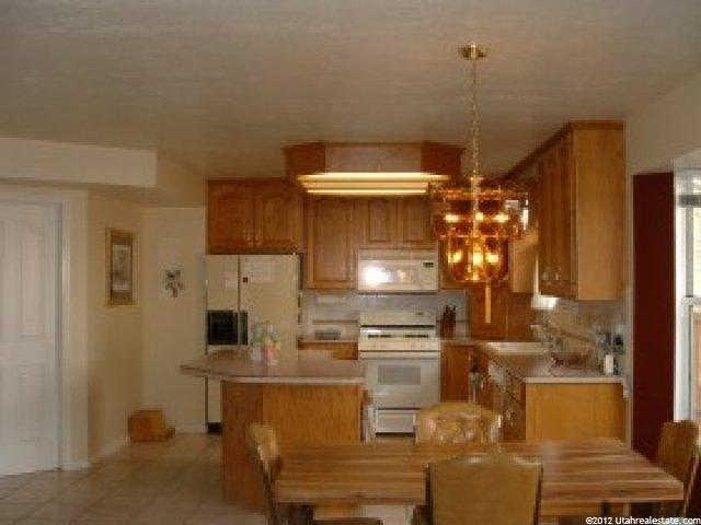 5570 S 250 W, Washington Terrace, UT 84405 — photo 3