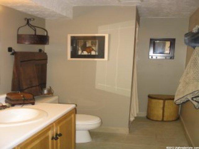 3677 Oakridge Dr, Bountiful, UT 84010 — photo 5