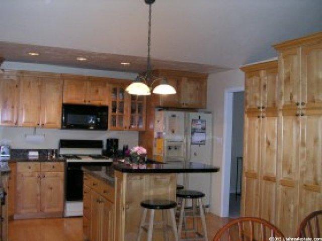 2070 Falcon Hill Dr, Sandy, UT 84092 — photo 3