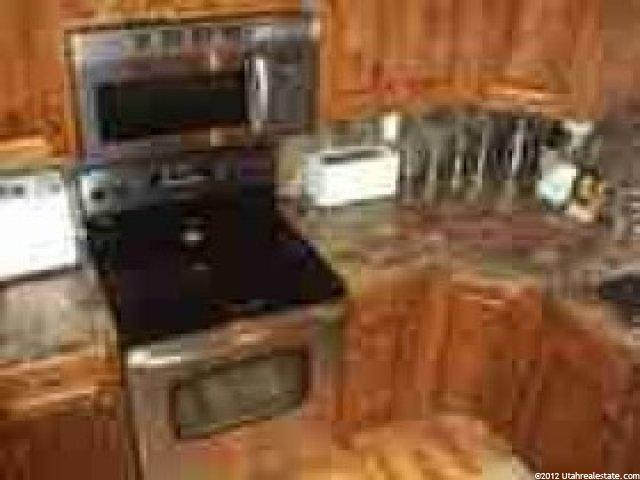 1032 Inverness Dr, Syracuse, UT 84075 — photo 2