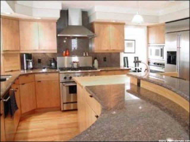 2551 E Rockhampton Dr, Sandy, UT 84092 — photo 3