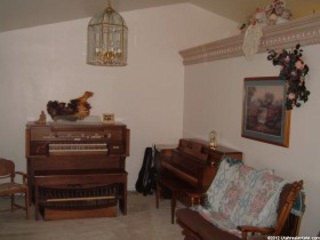 5577 S 3450 W, Roy, UT 84067 — photo 3