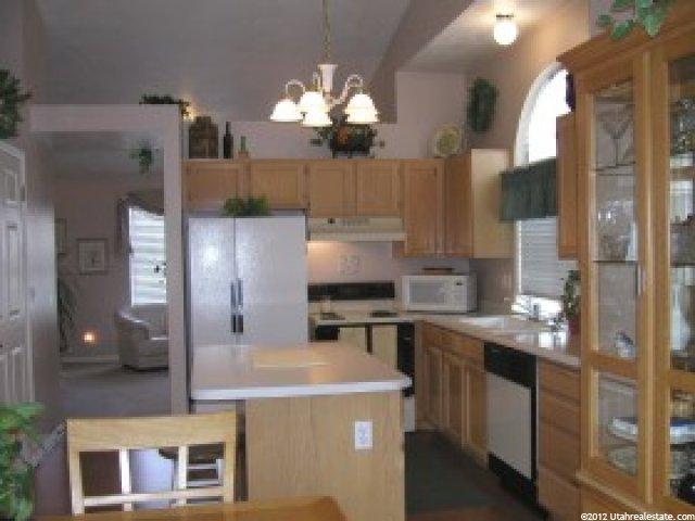 648 Orangewood Ln, Sandy, UT 84070 — photo 3