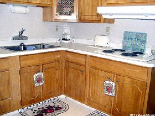 7436 Spruce St, Midvale, UT 84047 — photo 2