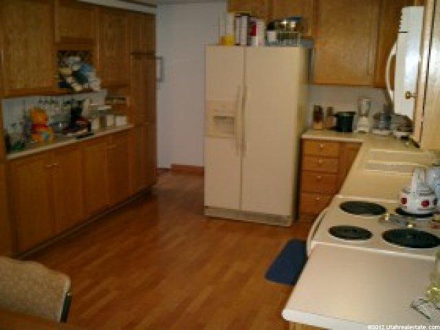 693 E 900 N, Layton, UT 84041 — photo 3