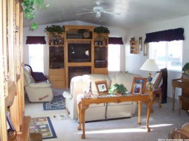 330 E Durfee St, Grantsville, UT 84029 — photo 3
