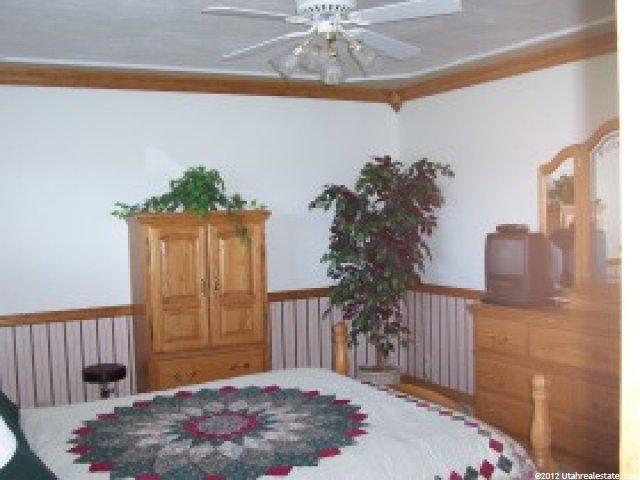 330 E Durfee St, Grantsville, UT 84029 — photo 5
