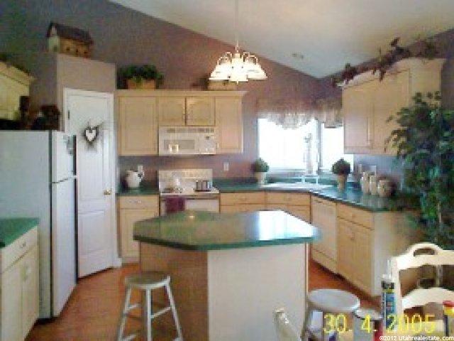 1067 E Barnwood Way, Sandy, UT 84094 — photo 2