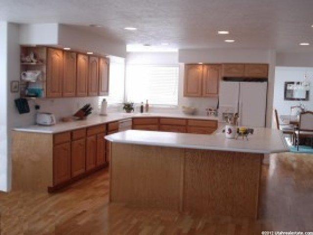 1530 E Beechwood Dr, Layton, UT 84040 — photo 3