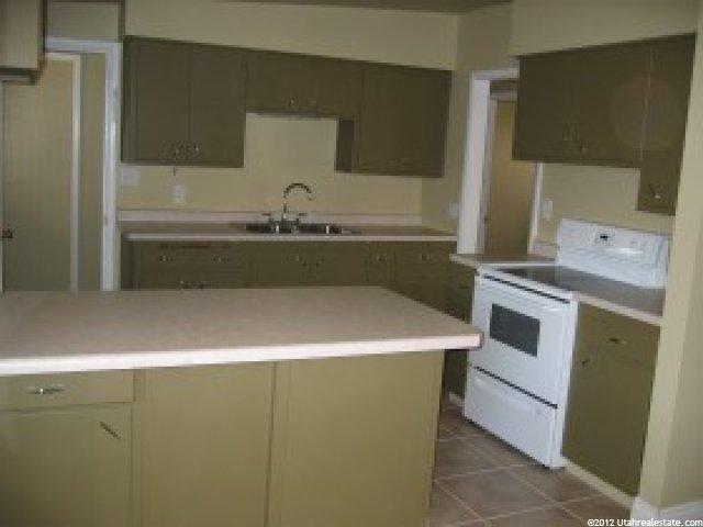 910 S 175 W, Bountiful, UT 84010 — photo 2