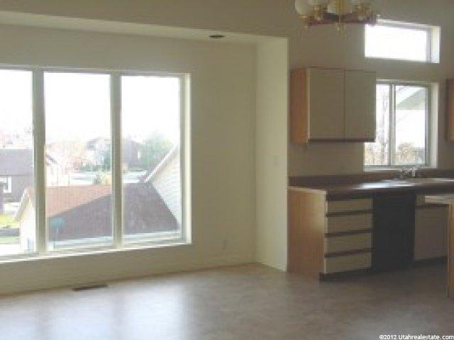 2006 N 150 E, Centerville, UT 84014 — photo 2