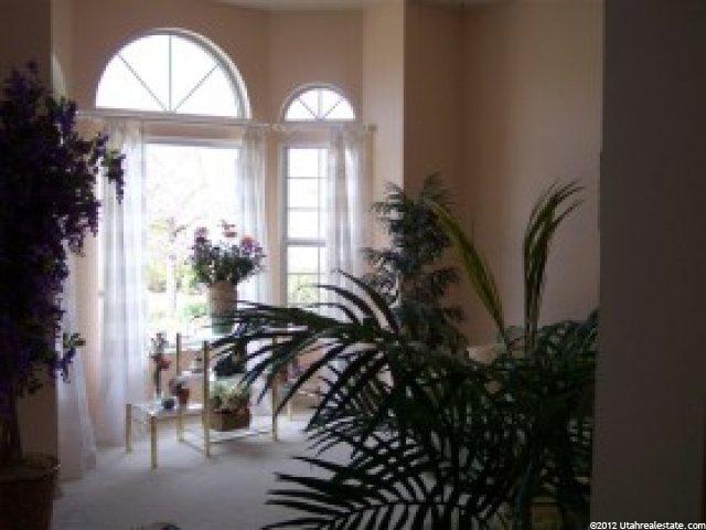 1075 Barnes Dr, Kaysville, UT 84037 — photo 2