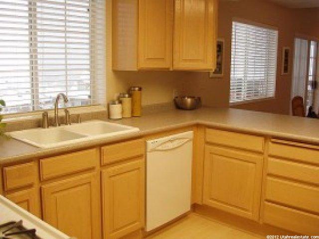 162 E 2100 N, Centerville, UT 84014 — photo 3