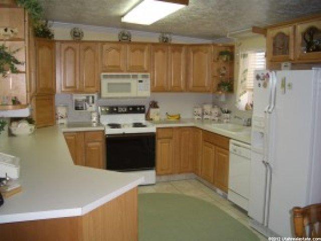 297 N 850 E, Layton, UT 84041 — photo 4