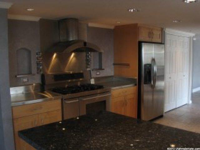 2252 E Lone Eagle Ln, Sandy, UT 84092 — photo 2