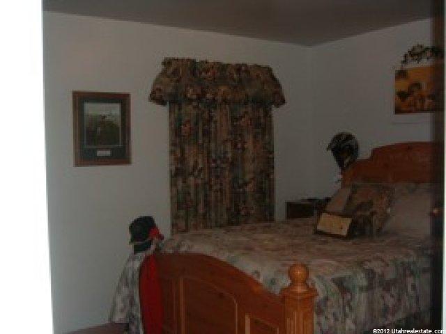 424 S Tremont St, Tremonton, UT 84337 — photo 3
