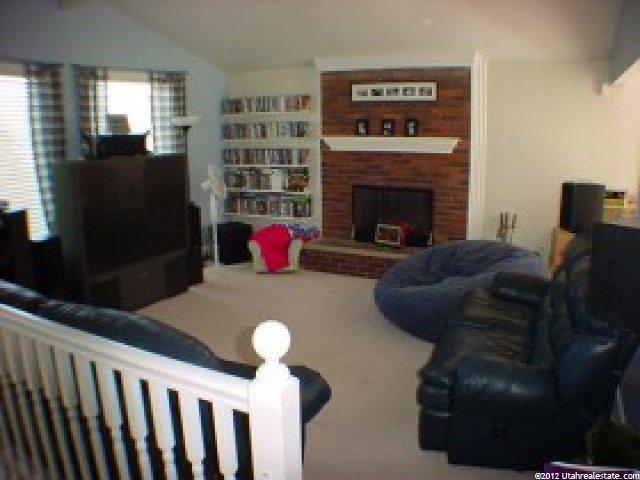 9909 Lannae Dr, Sandy, UT 84094 — photo 2