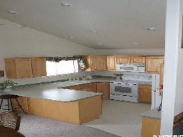 384 W Elberta Dr N, Pleasant View, UT 84414 — photo 4