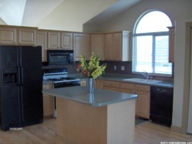 814 W 2300 S, Syracuse, UT 84075 — photo 2