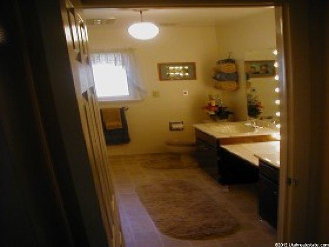 1385 W Main St, Vernal, UT 84078 — photo 4