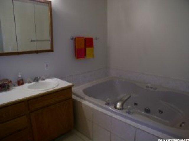 706 W 2300 N, Clinton, UT 84015 — photo 3
