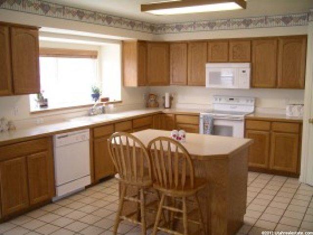 122 W 1500 N, Bountiful, UT 84010 — photo 2