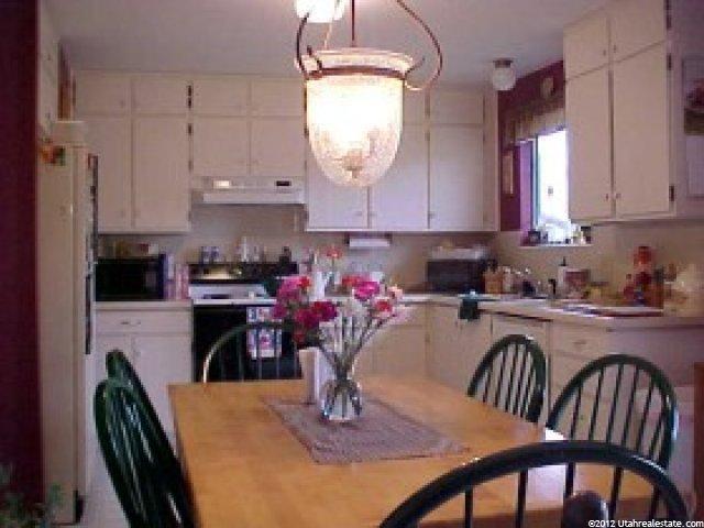 1055 Saphire Dr, Sandy, UT 84094 — photo 2