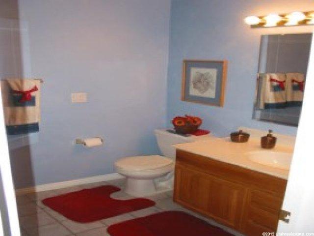 73 W 2150 N, Layton, UT 84041 — photo 3