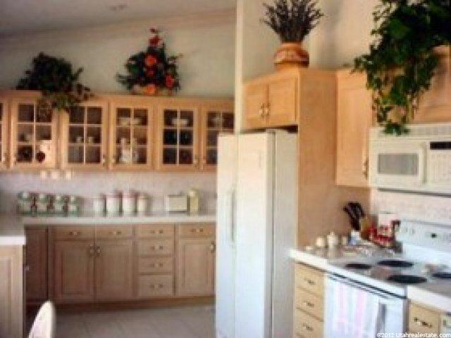 566 Ridgecrest Cir, St. George, UT 84770 — photo 2