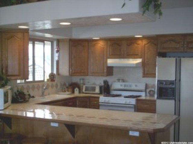 3826 Emperor Dr, Murray, UT 84123 — photo 2