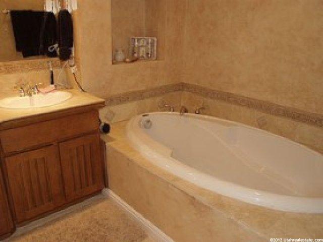 2537 Montebello Dr, Sandy, UT 84092 — photo 4