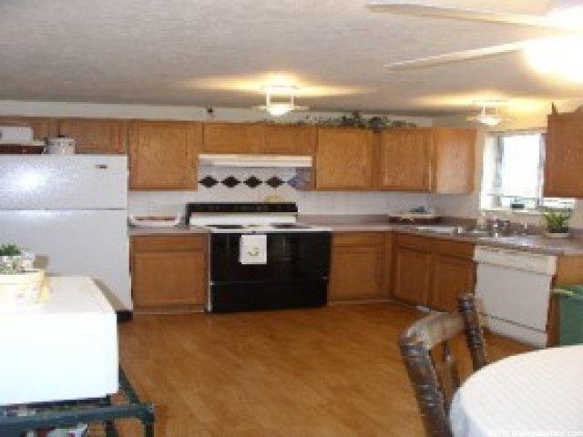 437 E 10600 S, Sandy, UT 84070 — photo 2
