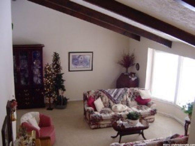 8369 Mesa Dr, Sandy, UT 84093 — photo 3
