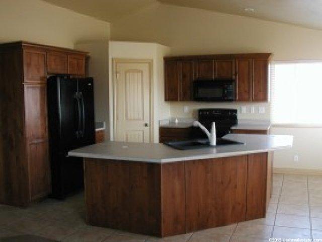 175 W 400 S, Hyde Park, UT 84318 — photo 2
