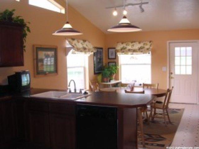 265 E Main St, Moroni, UT 84646 — photo 6