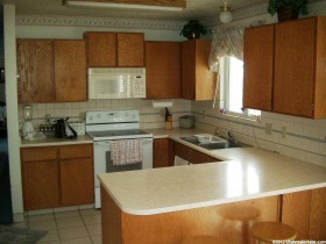 4885 Roundstem Rd, West Jordan, UT 84084 — photo 2
