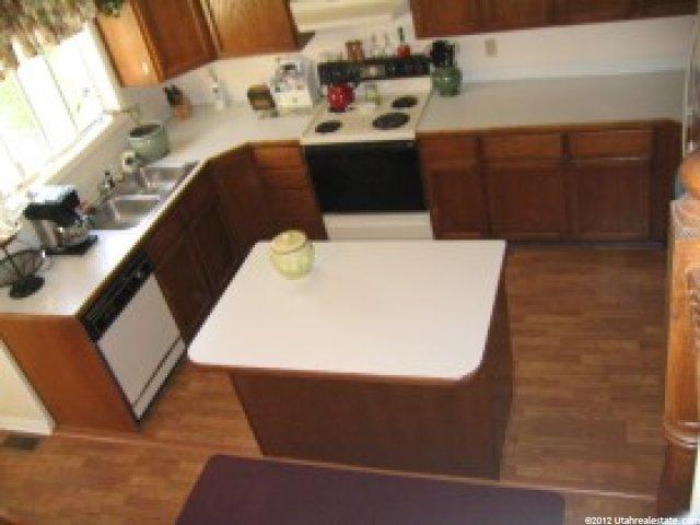 197 W Meadow View Dr, Ogden, UT 84404 — photo 4