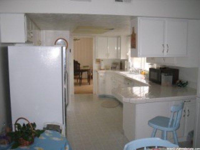 137 N Pinewood Cir E, Layton, UT 84040 — photo 5