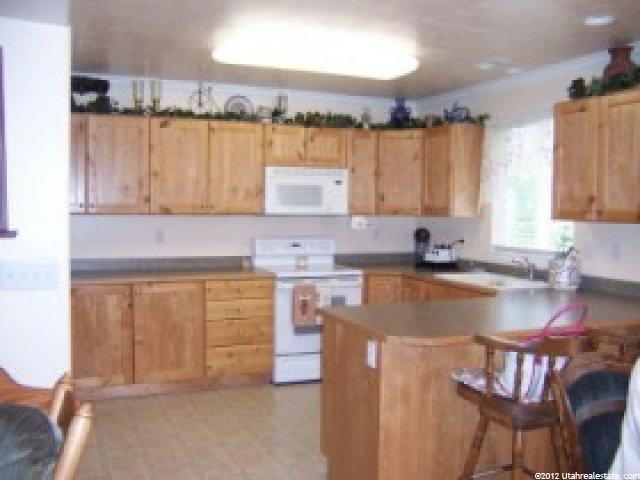 1061 Creekside Dr, Ogden, UT 84404 — photo 2