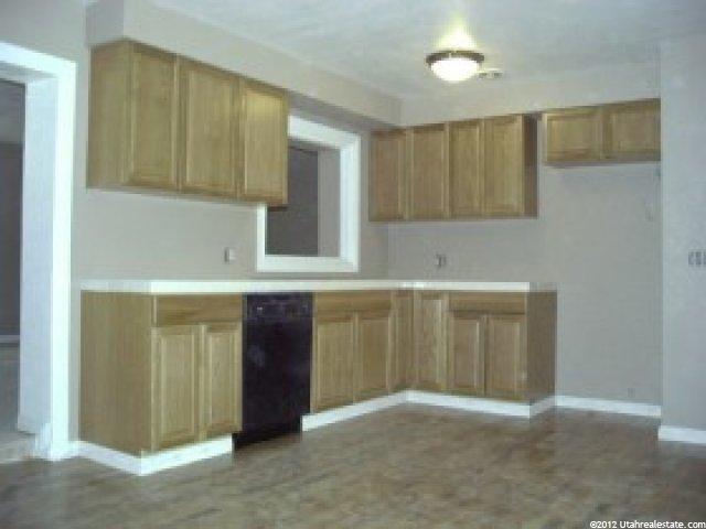 565 Vanburen, Ogden, UT 84401 — photo 2