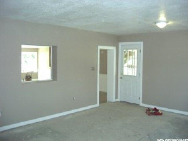 565 Vanburen, Ogden, UT 84401 — photo 4