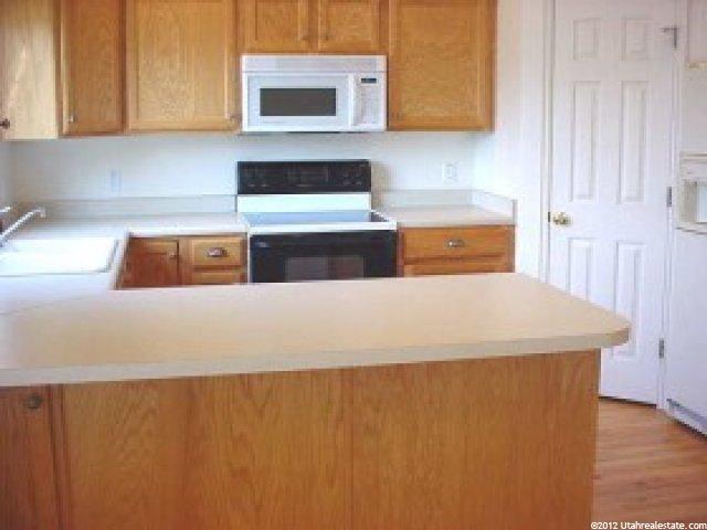 687 W 2025 N, Centerville, UT 84014 — photo 2