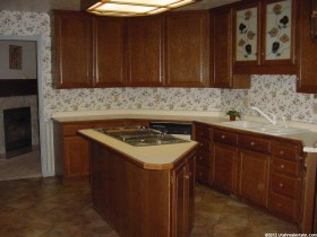 28 E North Canyon Rd, Bountiful, UT 84010 — photo 3