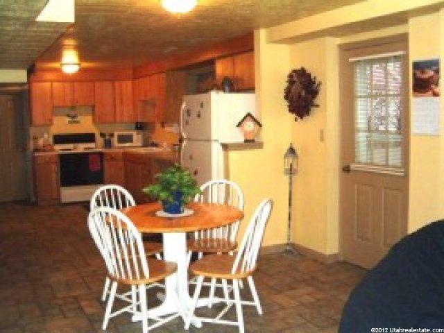 572 S 300 E, Kaysville, UT 84037 — photo 5