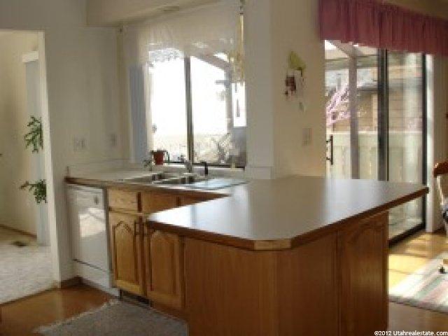 601 Chelsea Dr, Bountiful, UT 84010 — photo 2