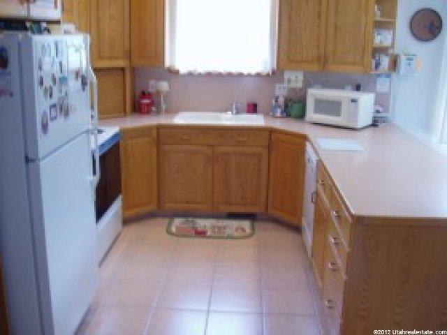 1842 Valley View Dr, Layton, UT 84040 — photo 2