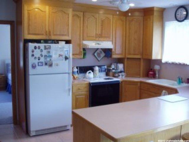 1842 Valley View Dr, Layton, UT 84040 — photo 3