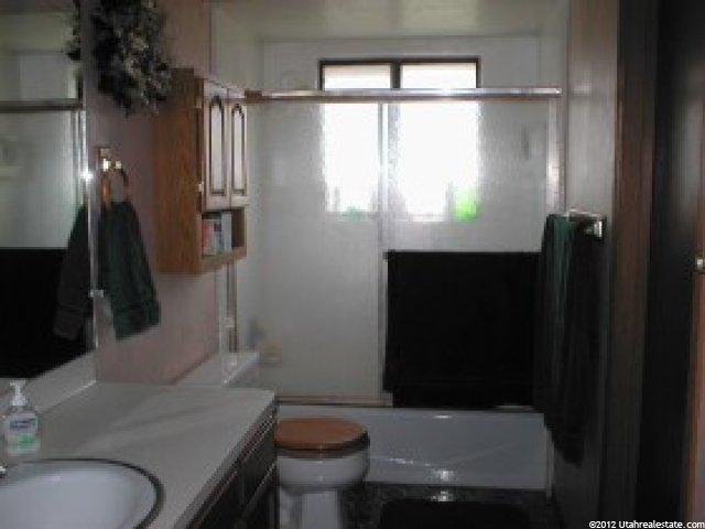 852 N Ash Dr, Layton, UT 84040 — photo 3
