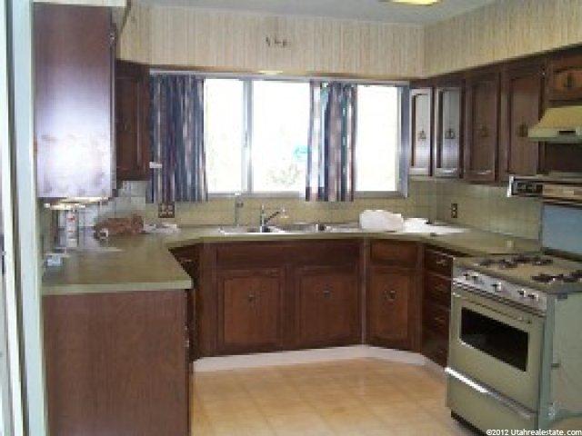 515 W Elberta Dr, Pleasant View, UT 84414 — photo 2