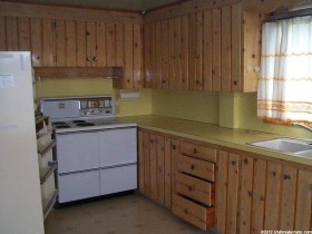515 W Elberta Dr, Pleasant View, UT 84414 — photo 3